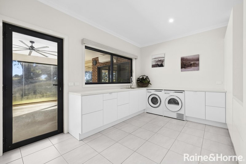 Photo - 35 Parkes Drive, Kyneton VIC 3444 - Image 22