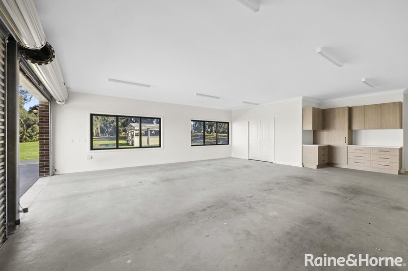 Photo - 35 Parkes Drive, Kyneton VIC 3444 - Image 23