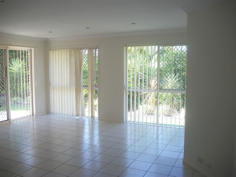 Photo - 35 Paterson Place, Narangba QLD 4504 - Image 4