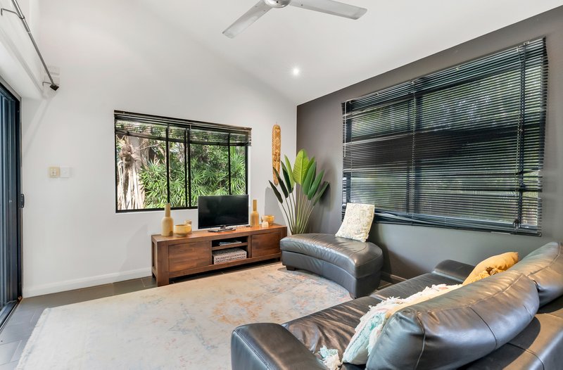 Photo - 3/5 Phillips Street, Machans Beach QLD 4878 - Image 2