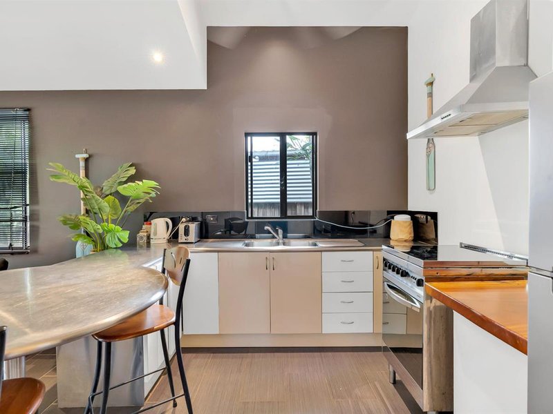 Photo - 3/5 Phillips Street, Machans Beach QLD 4878 - Image 4