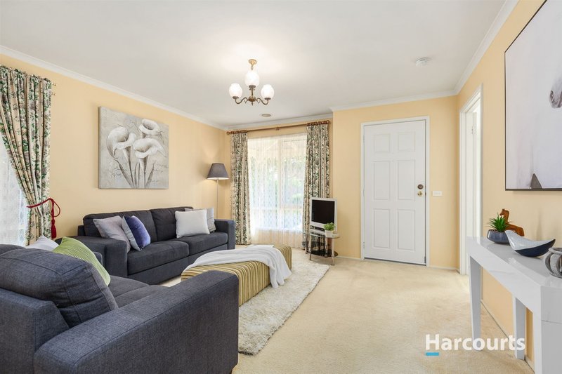 Photo - 35 Pickworth Avenue, Rowville VIC 3178 - Image 2