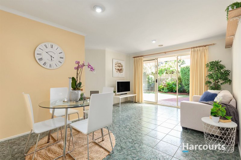 Photo - 35 Pickworth Avenue, Rowville VIC 3178 - Image 3