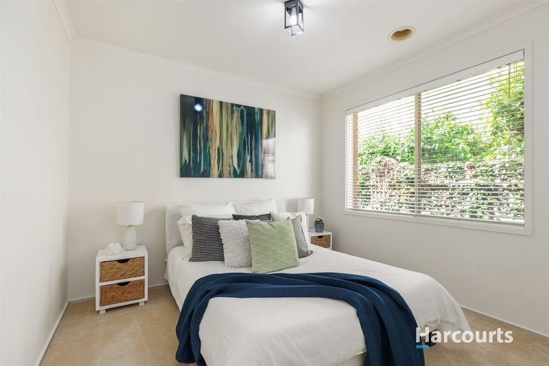 Photo - 35 Pickworth Avenue, Rowville VIC 3178 - Image 7