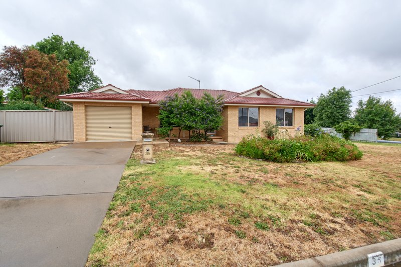 35 Pitt Street, Junee NSW 2663