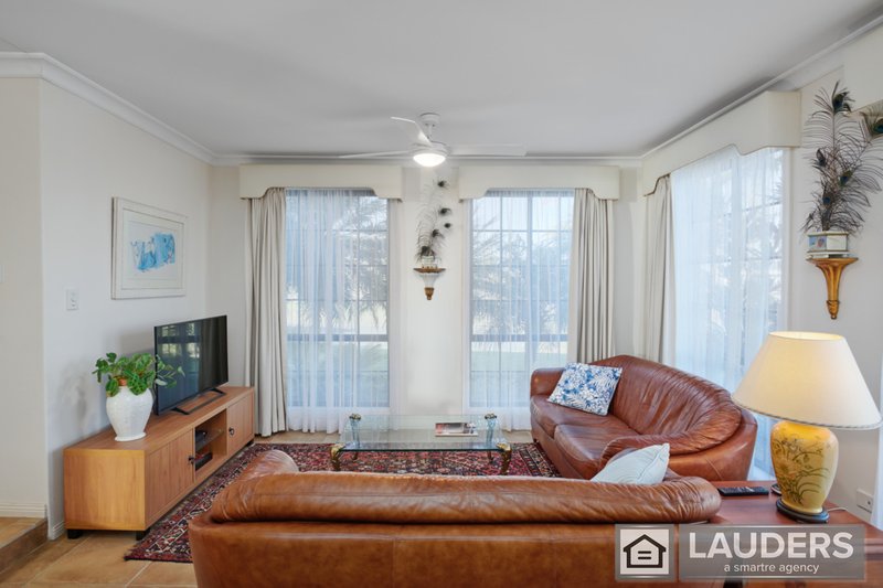 Photo - 35 Pryor Crescent, Old Bar NSW 2430 - Image 6