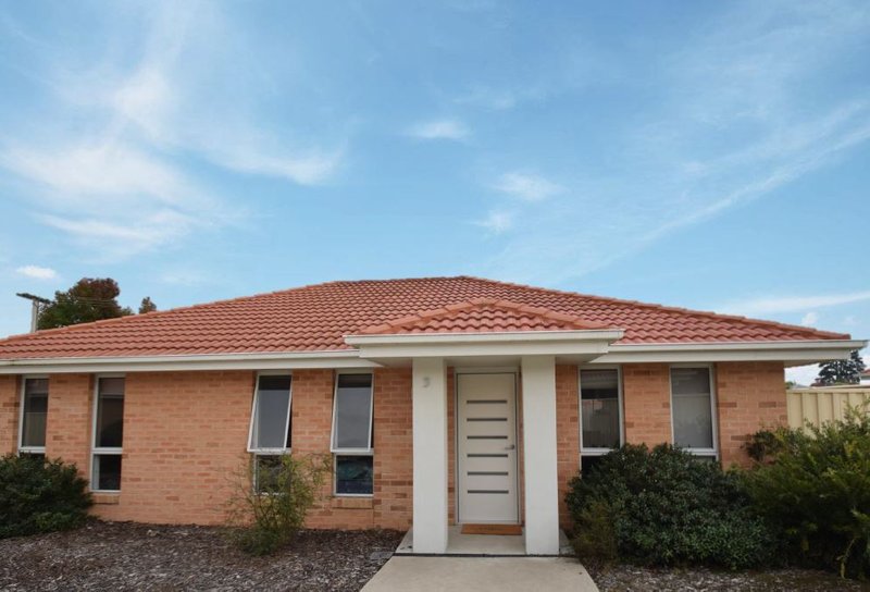 3/5 Quamby Street, Westbury TAS 7303