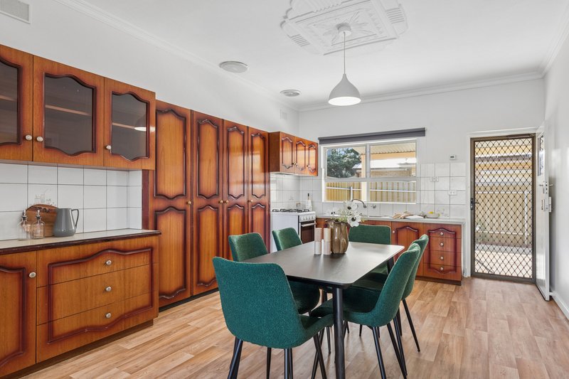 Photo - 35 Quinlivan Road, Pooraka SA 5095 - Image 7