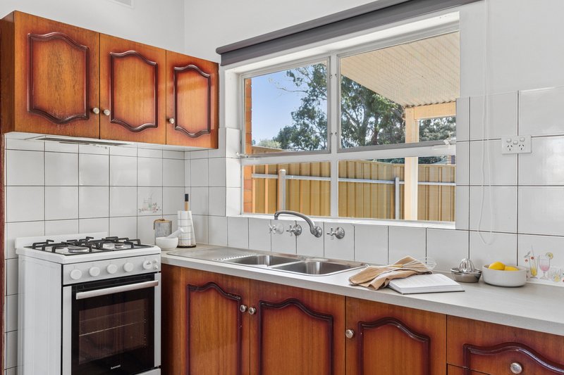 Photo - 35 Quinlivan Road, Pooraka SA 5095 - Image 9