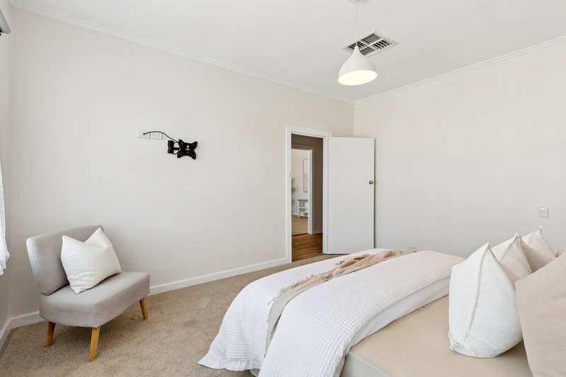 Photo - 35 Quinlivan Road, Pooraka SA 5095 - Image 13