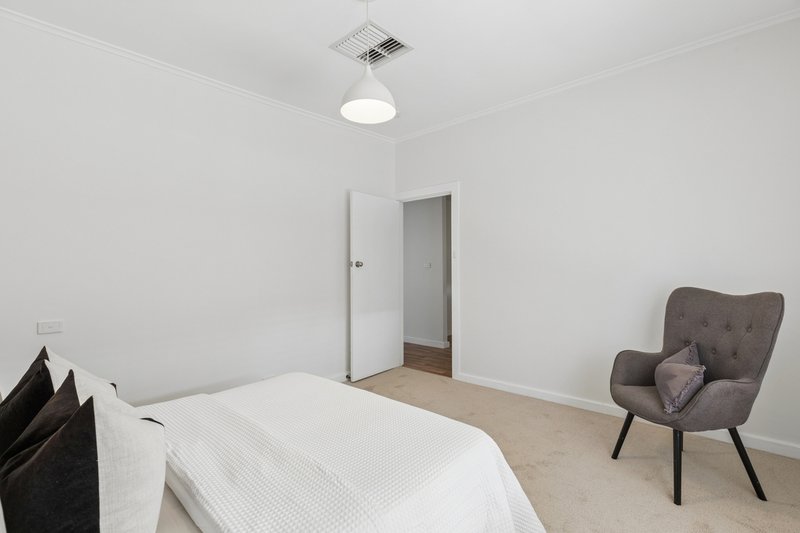 Photo - 35 Quinlivan Road, Pooraka SA 5095 - Image 18