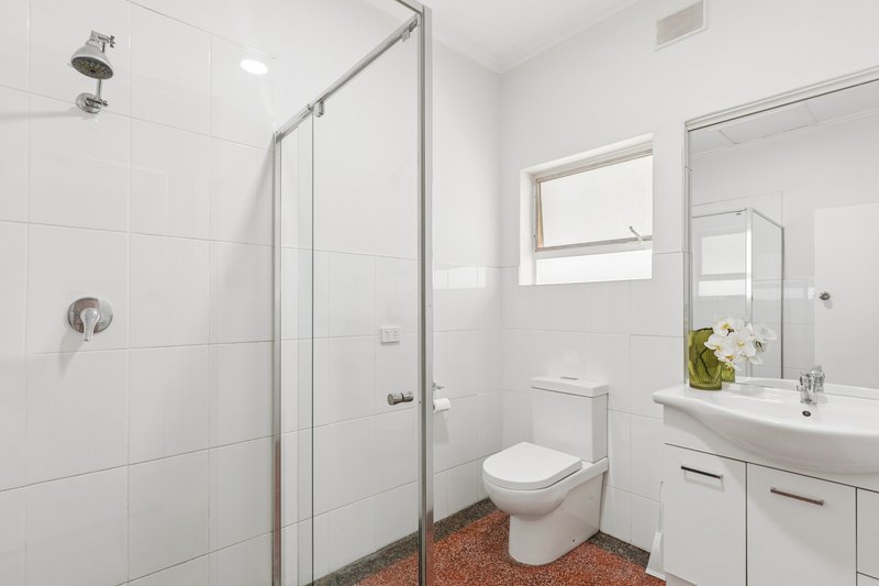 Photo - 35 Quinlivan Road, Pooraka SA 5095 - Image 19