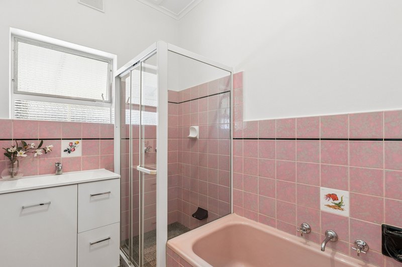 Photo - 35 Quinlivan Road, Pooraka SA 5095 - Image 20
