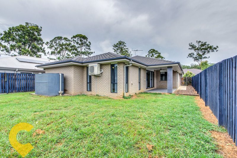 Photo - 35 Quinn Close, Augustine Heights QLD 4300 - Image 15