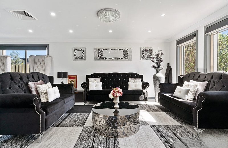 Photo - 35 Rabett Crescent, Horningsea Park NSW 2171 - Image 2