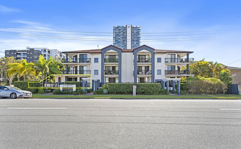 Photo - 3/5 Railway Street, Southport QLD 4215 - Image 3