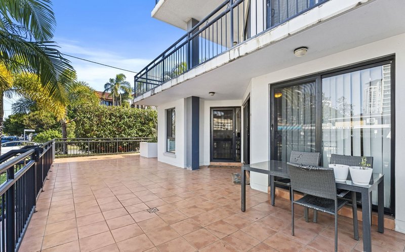 Photo - 3/5 Railway Street, Southport QLD 4215 - Image 6
