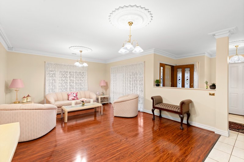 Photo - 35 Riversdale Drive, Werribee VIC 3030 - Image 2