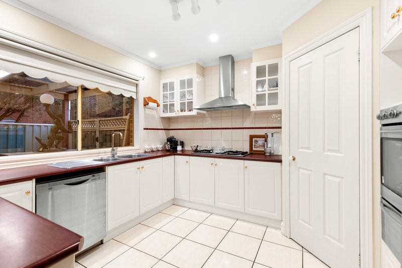 Photo - 35 Riversdale Drive, Werribee VIC 3030 - Image 7