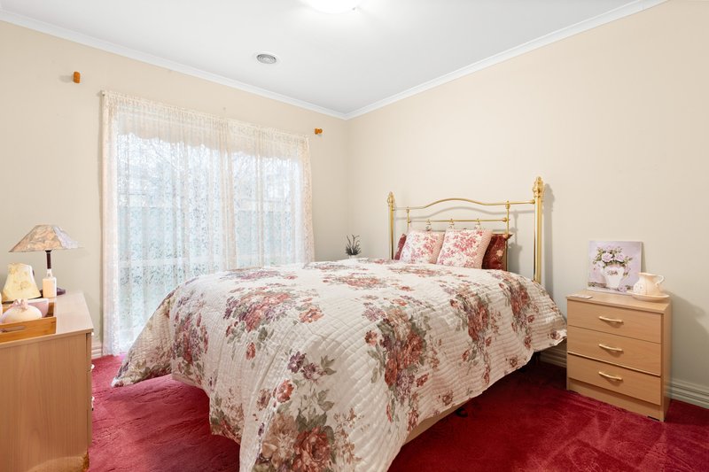Photo - 35 Riversdale Drive, Werribee VIC 3030 - Image 15