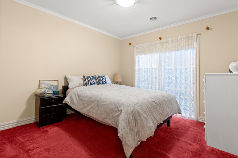 Photo - 35 Riversdale Drive, Werribee VIC 3030 - Image 16