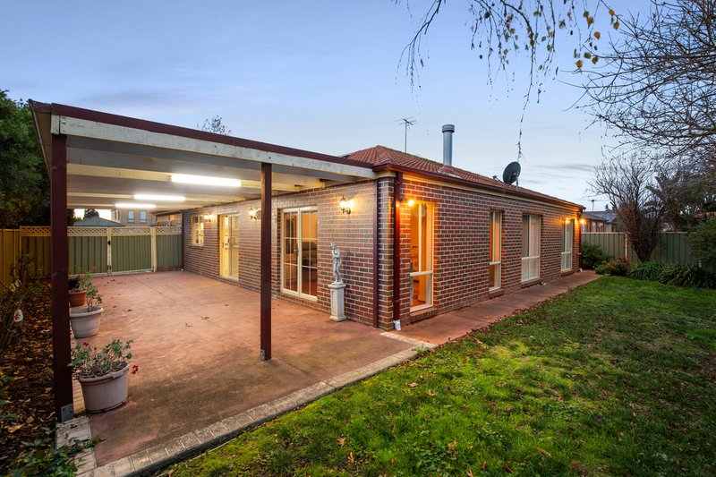 Photo - 35 Riversdale Drive, Werribee VIC 3030 - Image 20