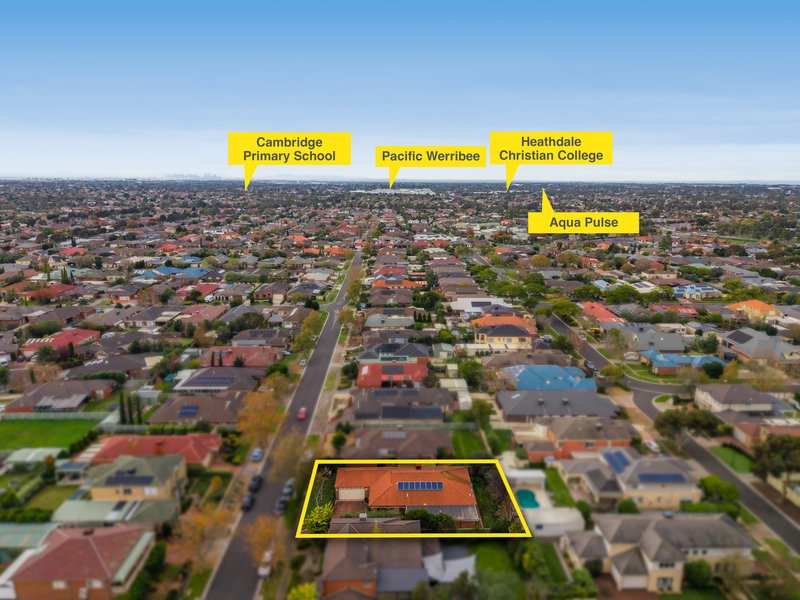 Photo - 35 Riversdale Drive, Werribee VIC 3030 - Image 23