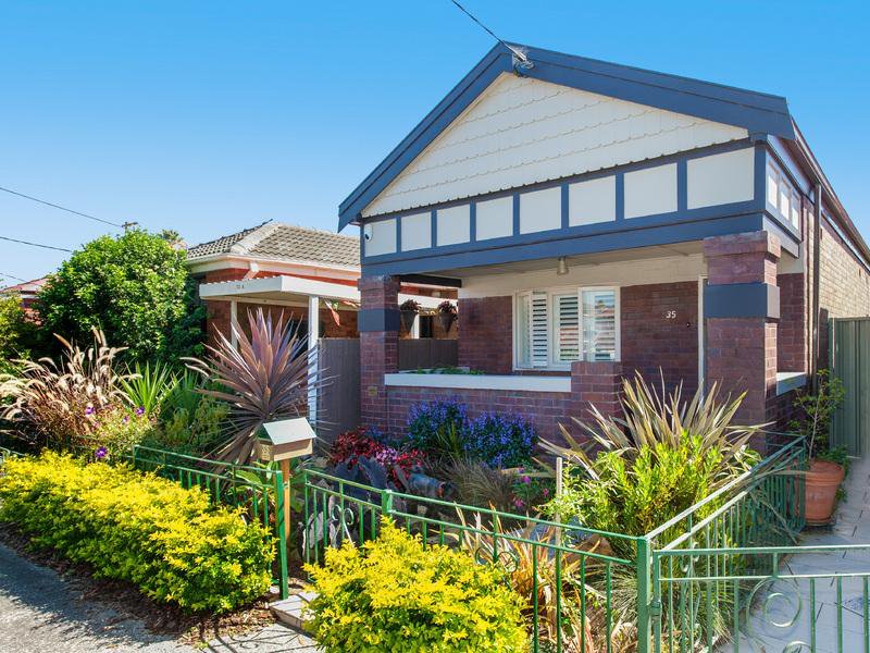 Photo - 35 Robinson Street, Eastlakes NSW 2018 - Image 2