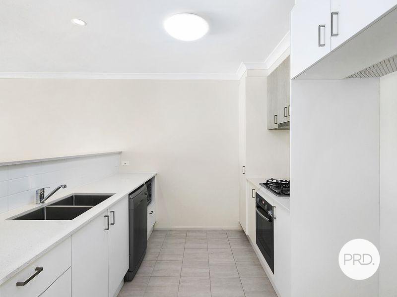 Photo - 35 Rockwood Street, Casey ACT 2913 - Image 3