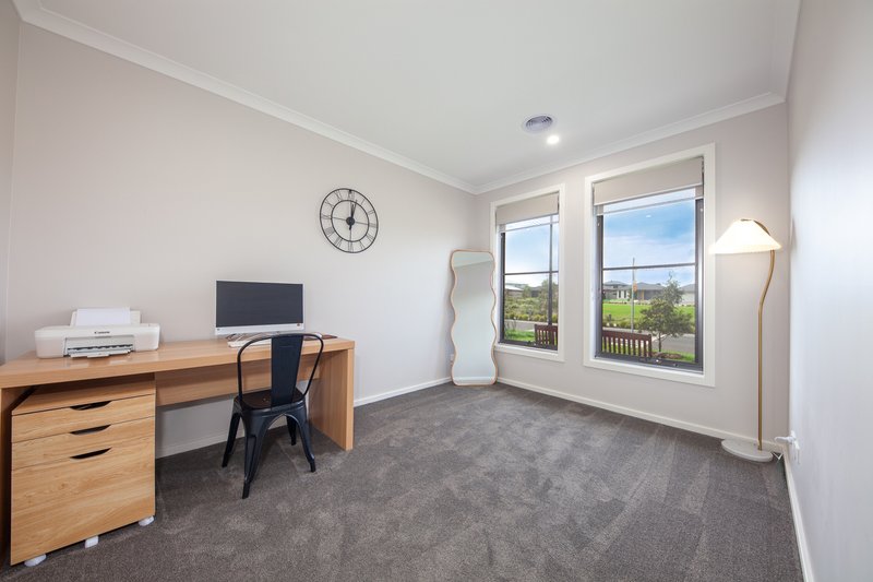 Photo - 35 Romulea Circuit, Diggers Rest VIC 3427 - Image 4
