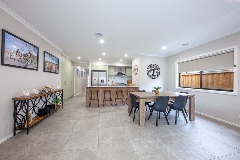 Photo - 35 Romulea Circuit, Diggers Rest VIC 3427 - Image 9