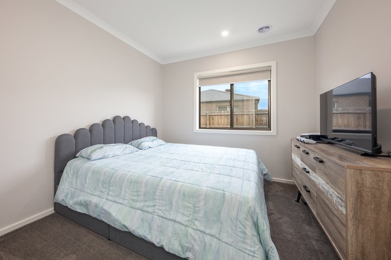 Photo - 35 Romulea Circuit, Diggers Rest VIC 3427 - Image 12