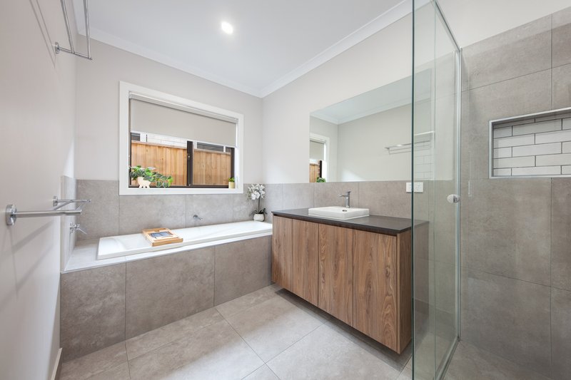Photo - 35 Romulea Circuit, Diggers Rest VIC 3427 - Image 13
