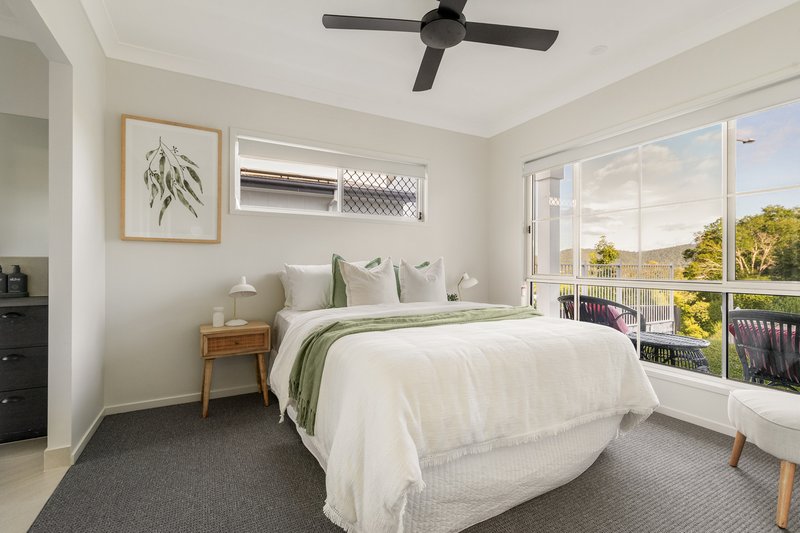 Photo - 35 Ronruth Street, The Gap QLD 4061 - Image 11