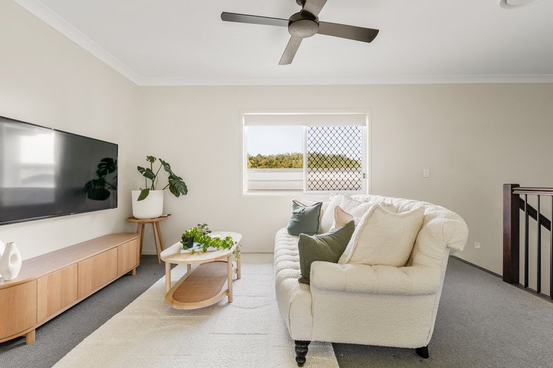 Photo - 35 Ronruth Street, The Gap QLD 4061 - Image 13