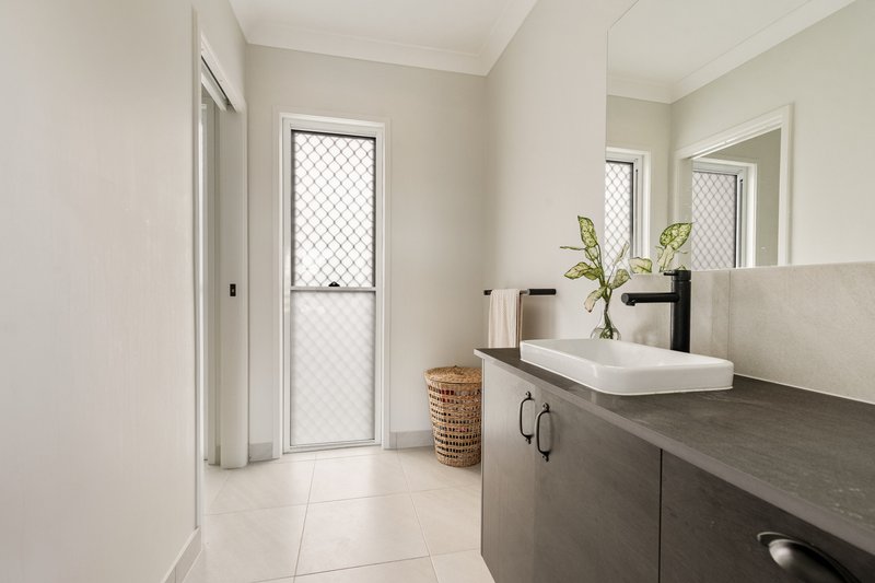 Photo - 35 Ronruth Street, The Gap QLD 4061 - Image 21