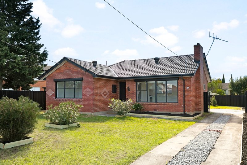 Photo - 35 Rosedale Crescent, Dallas VIC 3047 - Image 1
