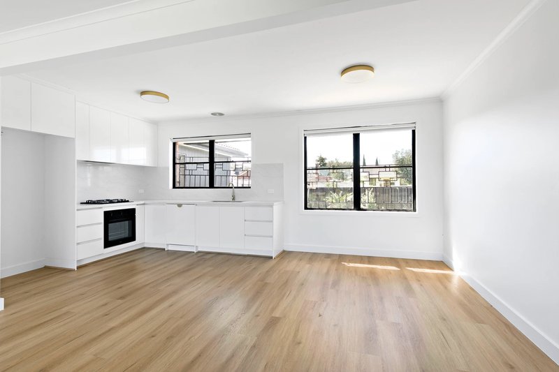 Photo - 35 Rosedale Crescent, Dallas VIC 3047 - Image 5