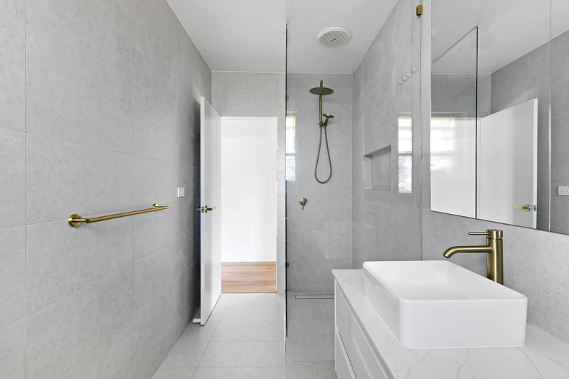 Photo - 35 Rosedale Crescent, Dallas VIC 3047 - Image 8