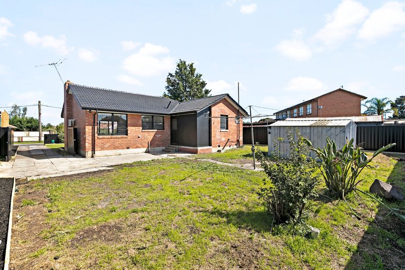 Photo - 35 Rosedale Crescent, Dallas VIC 3047 - Image 11
