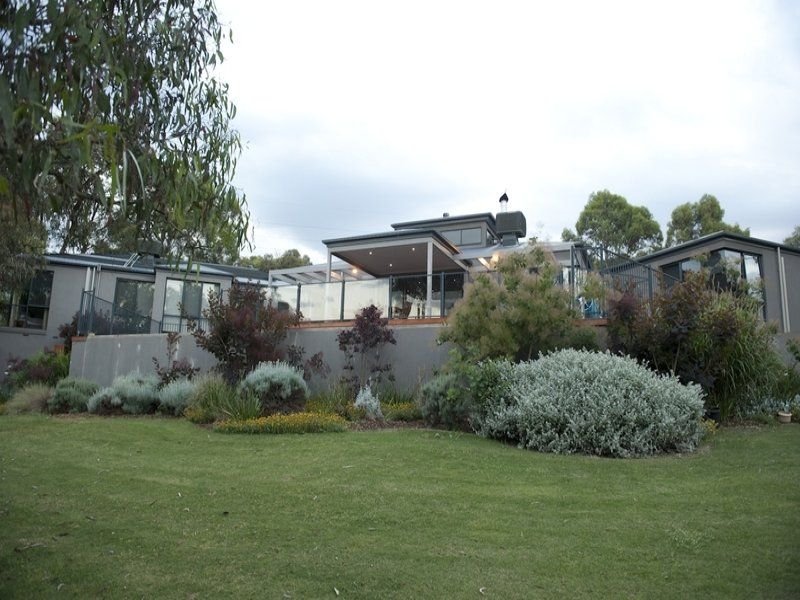 Photo - 35 Rosehill Road, Lower Plenty VIC 3093 - Image 2