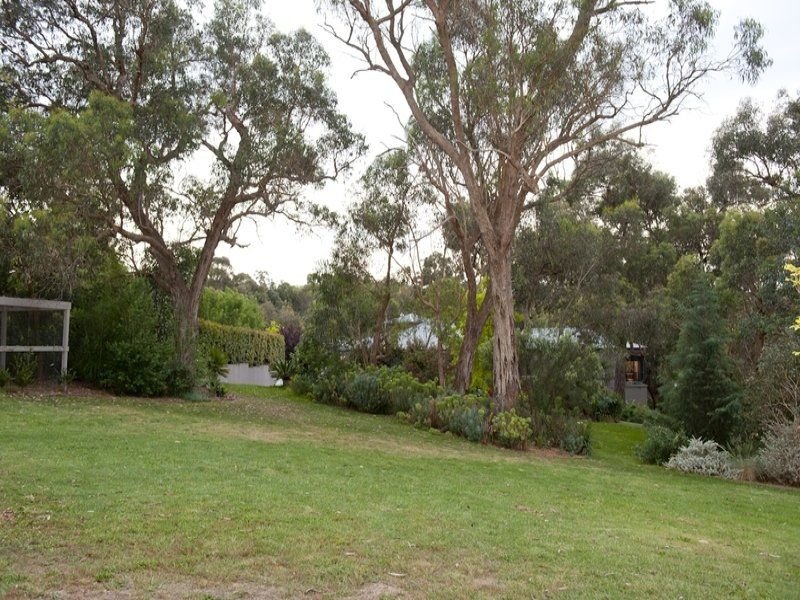 Photo - 35 Rosehill Road, Lower Plenty VIC 3093 - Image 13