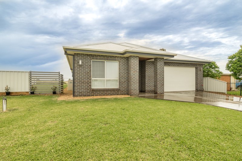 35 Salter Drive, Dubbo NSW 2830