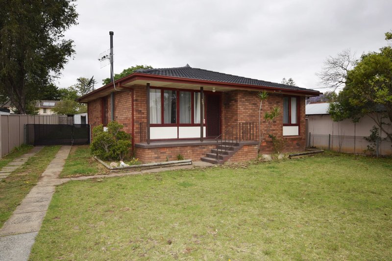 Photo - 35 Sampson Crescent, Bomaderry NSW 2541 - Image