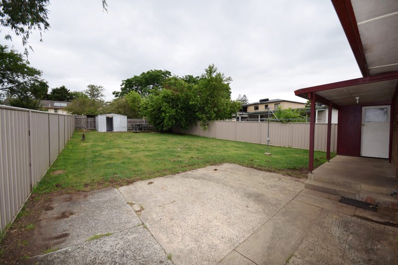 Photo - 35 Sampson Crescent, Bomaderry NSW 2541 - Image 3