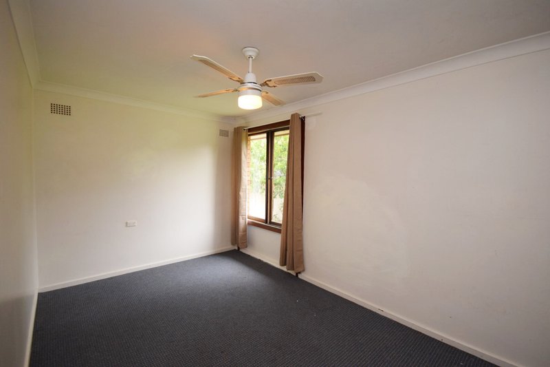 Photo - 35 Sampson Crescent, Bomaderry NSW 2541 - Image 7