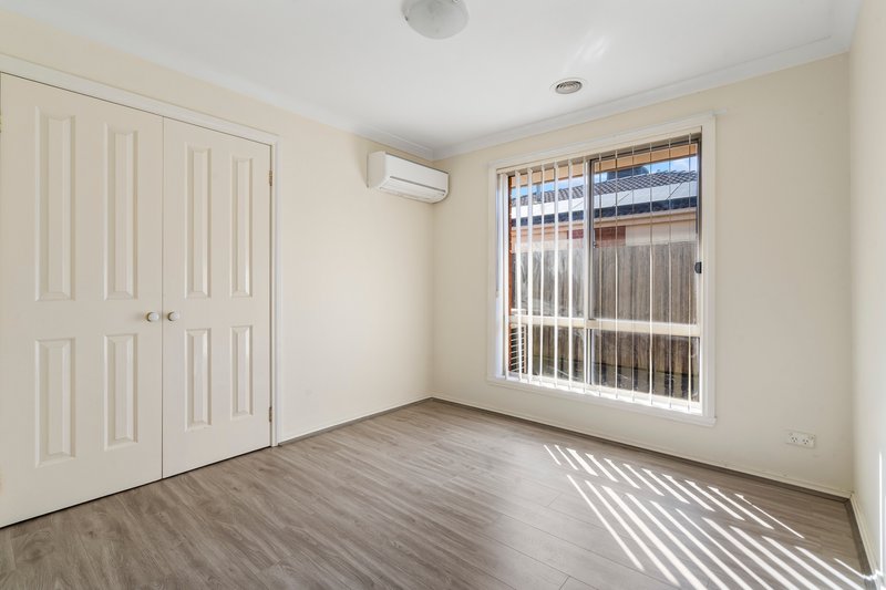 Photo - 35 Sandover Drive, Roxburgh Park VIC 3064 - Image 8