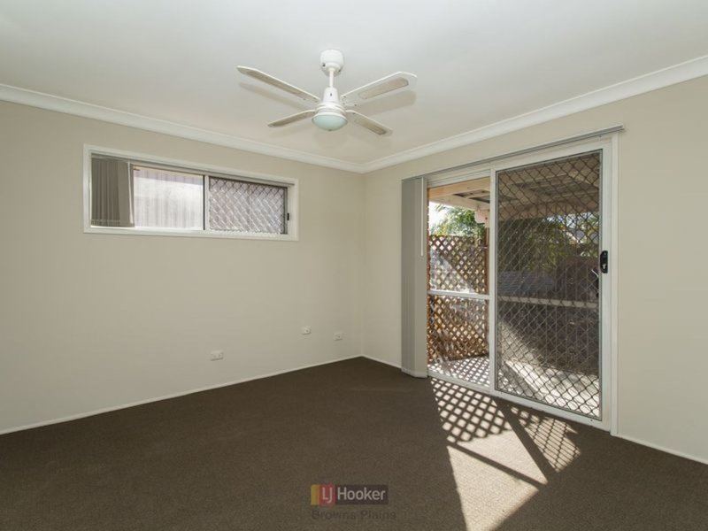 Photo - 35 Silvertop Street, Hillcrest QLD 4118 - Image 8