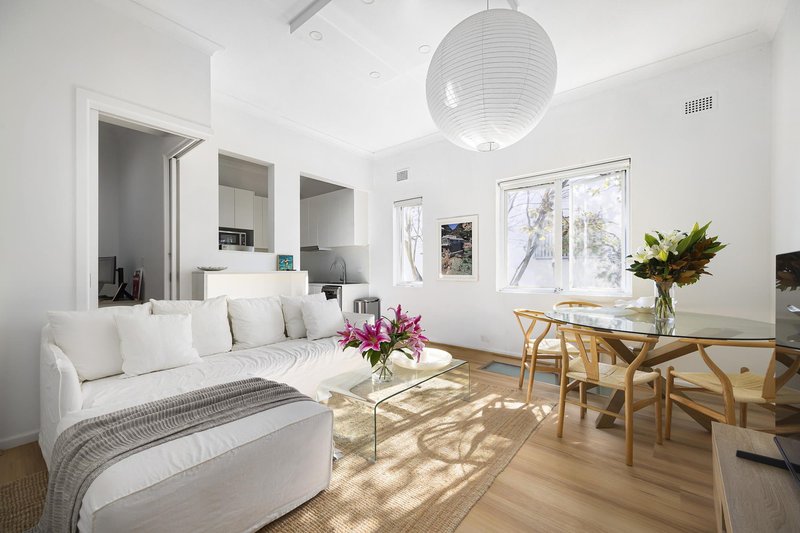 Photo - 3/5 Sir Thomas Mitchell Road, Bondi Beach NSW 2026 - Image 2