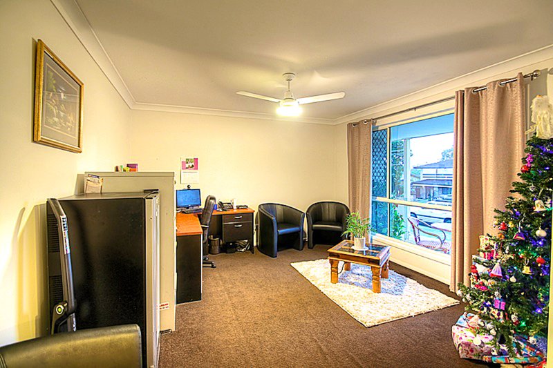 Photo - 35 Skinner Crescent, Silkstone QLD 4304 - Image 8